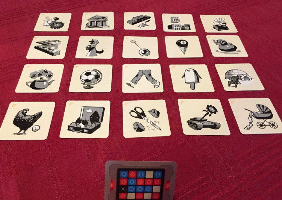 A quick look at Codenames Pictures! #partygames #boardgames #tabletopg